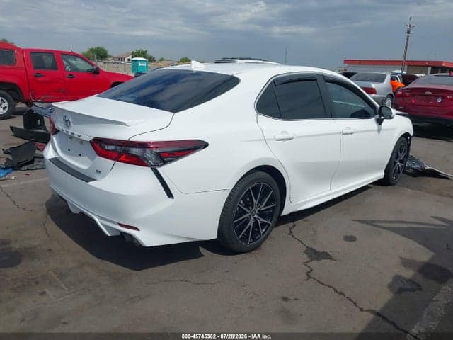 2022 TOYOTA CAMRY SE 4