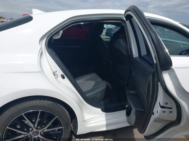 2022 TOYOTA CAMRY SE 8