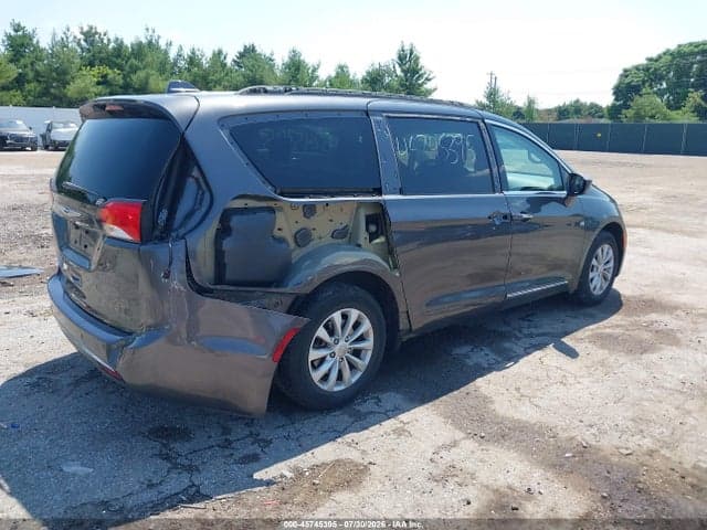 2017 CHRYSLER PACIFICA TOURING-L 4