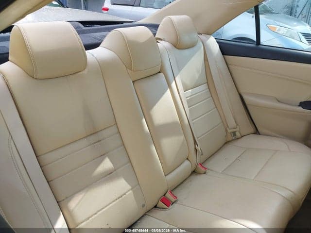 2017 TOYOTA CAMRY XLE 8