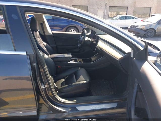 2018 TESLA MODEL 3 5