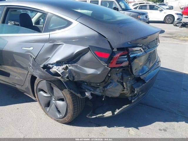 2018 TESLA MODEL 3 6
