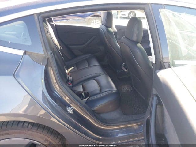 2018 TESLA MODEL 3 8