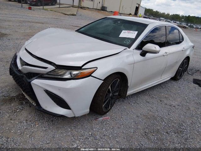 2018 TOYOTA CAMRY XSE 2