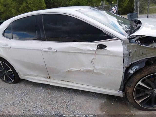2018 TOYOTA CAMRY XSE 14