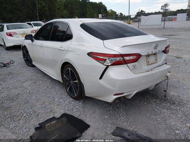 2018 TOYOTA CAMRY XSE 3