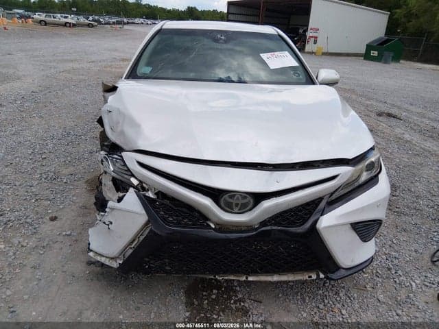 2018 TOYOTA CAMRY XSE 6