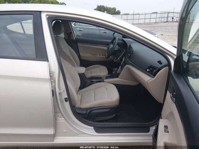 2017 HYUNDAI ELANTRA SE 5