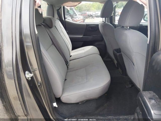 2017 TOYOTA TACOMA SR V6 8