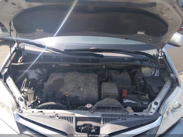 2019 TOYOTA SIENNA XLE 8 PASSENGER 10