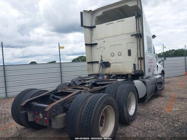 2019 INTERNATIONAL LT 4