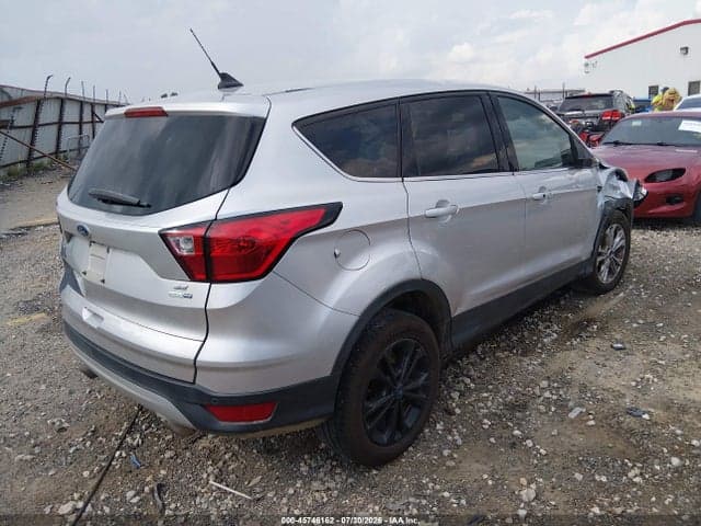 2019 FORD ESCAPE SE 4