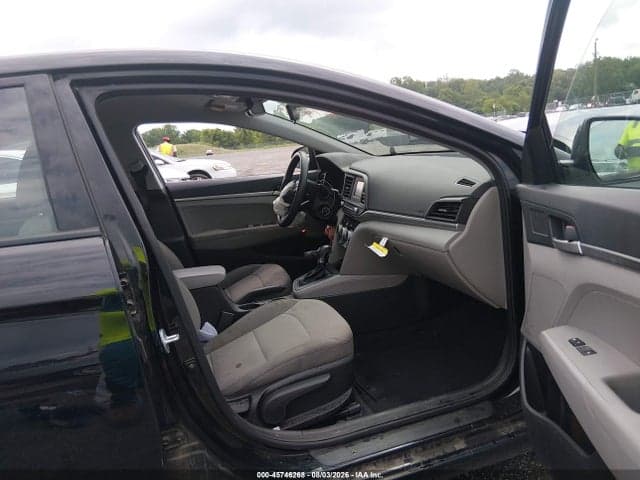 2019 HYUNDAI ELANTRA SE 5