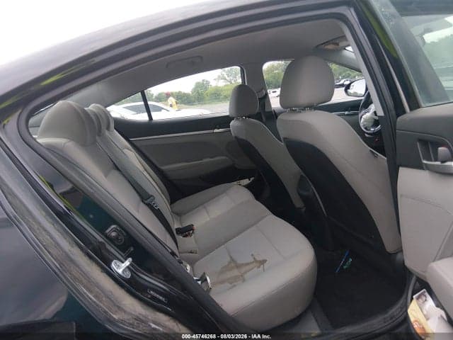 2019 HYUNDAI ELANTRA SE 8