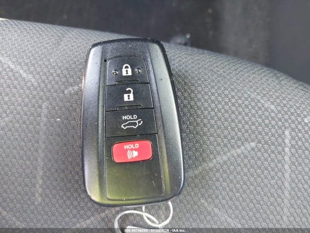 2019 TOYOTA RAV4 XLE 11