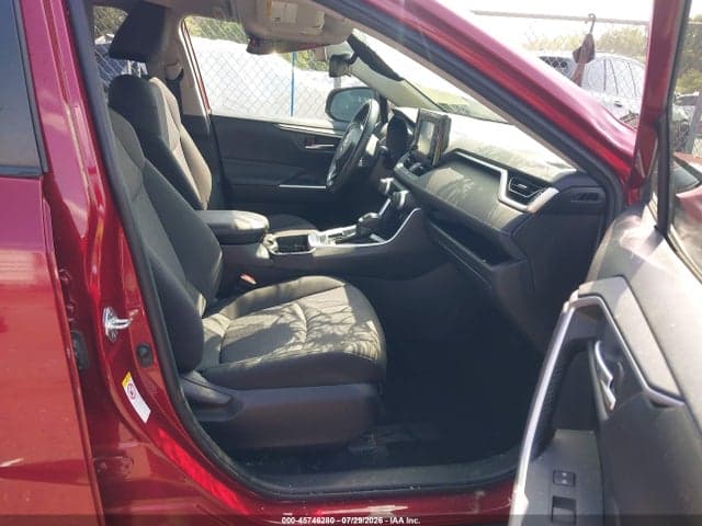 2019 TOYOTA RAV4 XLE 5