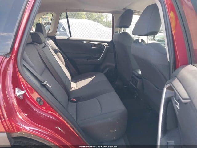 2019 TOYOTA RAV4 XLE 8