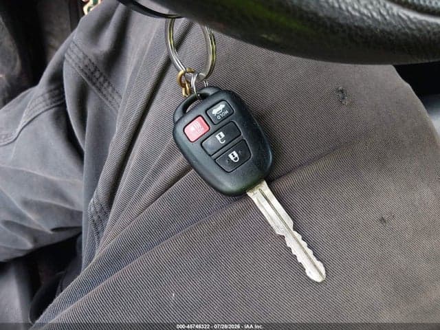 2017 TOYOTA COROLLA LE 11