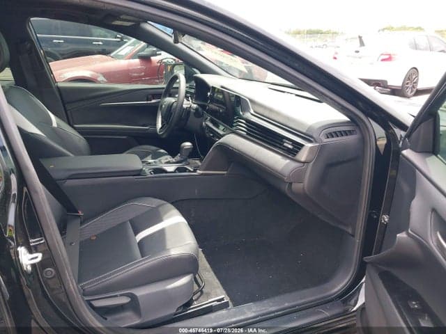 2025 TOYOTA CAMRY SE 5