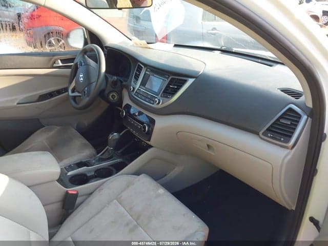 2017 HYUNDAI TUCSON SE 5