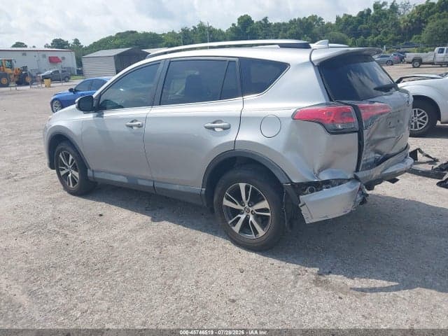 2018 TOYOTA RAV4 XLE 3