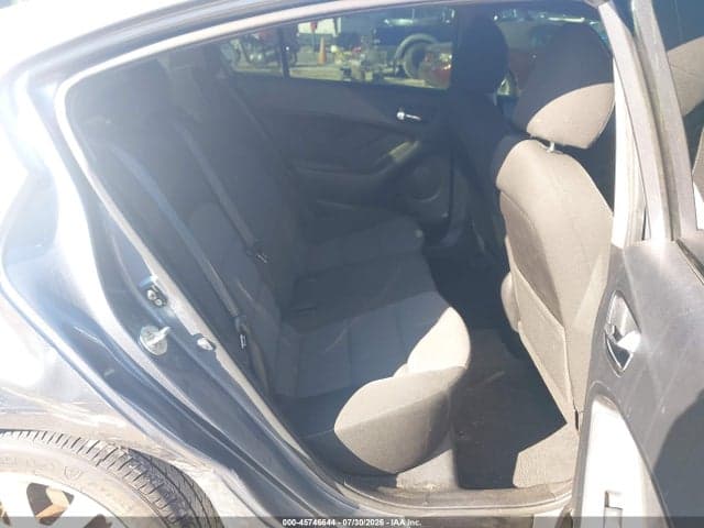 2017 KIA FORTE S 8