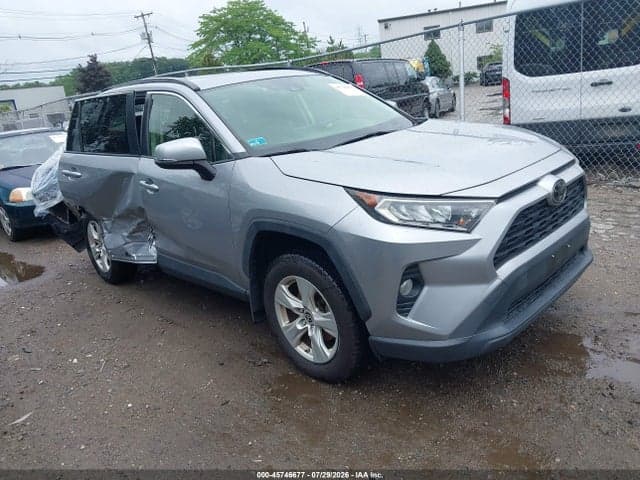 2019 TOYOTA RAV4 XLE 1