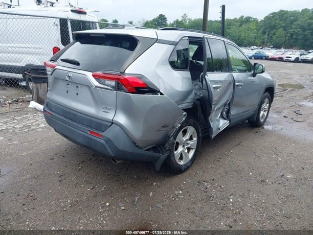 2019 TOYOTA RAV4 XLE 4