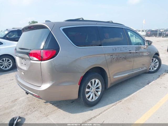 2017 CHRYSLER PACIFICA TOURING-L 4