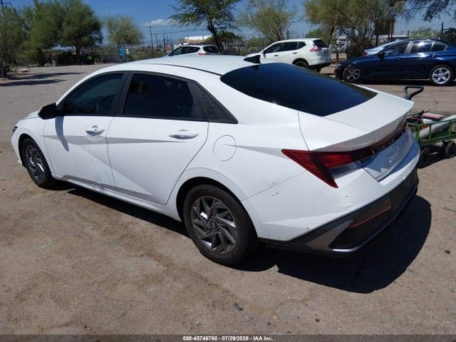 2024 HYUNDAI ELANTRA SEL 3