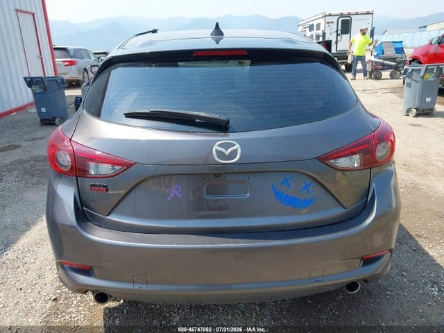 2018 MAZDA MAZDA3 TOURING 16