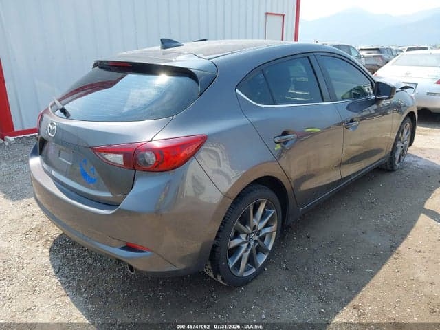 2018 MAZDA MAZDA3 TOURING 4