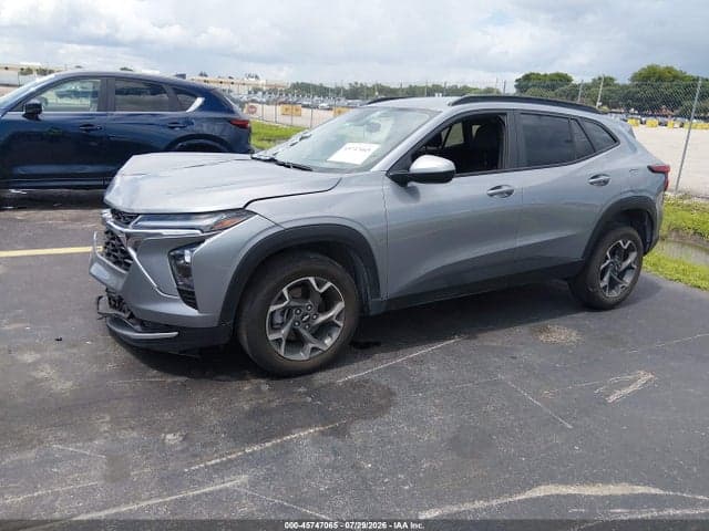 2025 CHEVROLET TRAX FWD LT 2