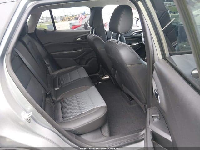 2025 CHEVROLET TRAX FWD LT 8