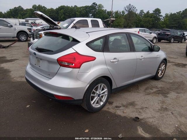 2017 FORD FOCUS SE 4