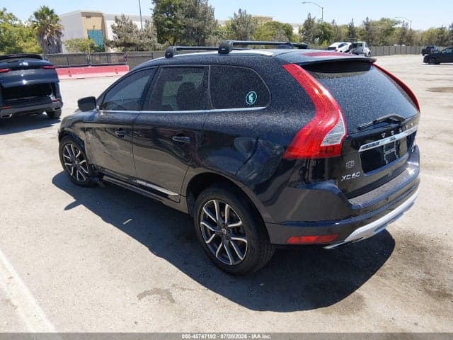 2017 VOLVO XC60 T6 DYNAMIC 3