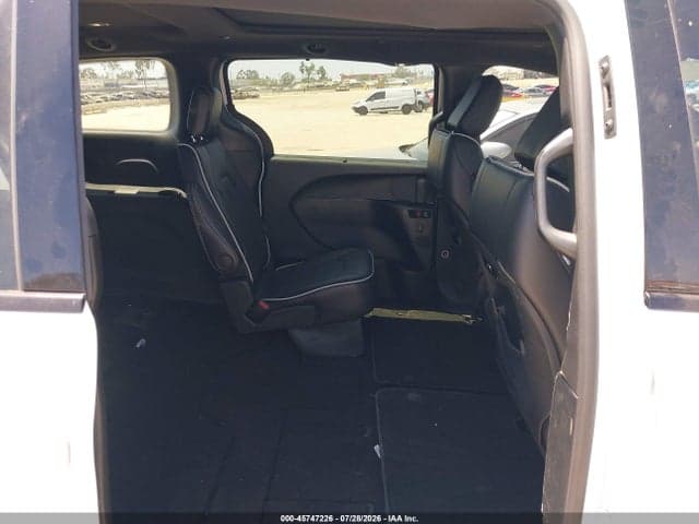 2026 CHRYSLER PACIFICA LIMITED AWD 8
