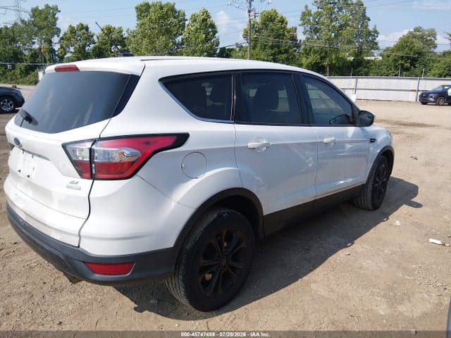 2017 FORD ESCAPE SE 4
