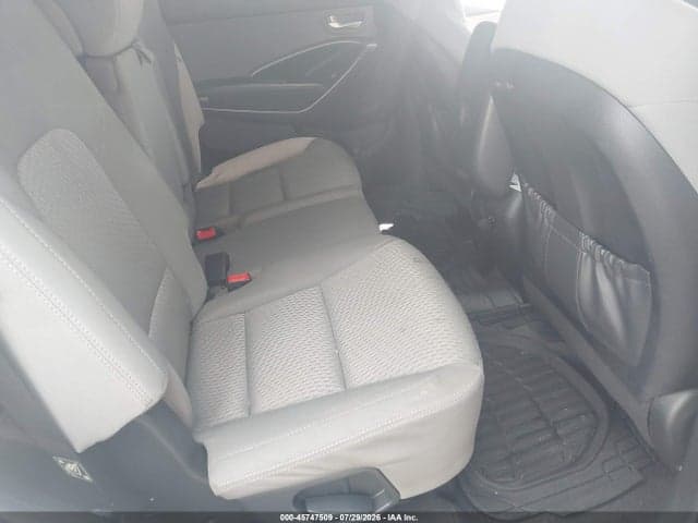 2017 HYUNDAI SANTA FE SE 8