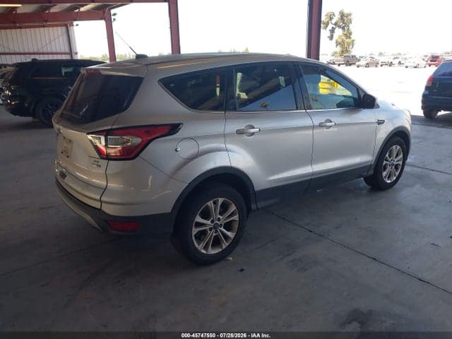 2017 FORD ESCAPE SE 4