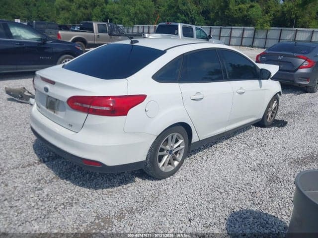 2017 FORD FOCUS SE 4