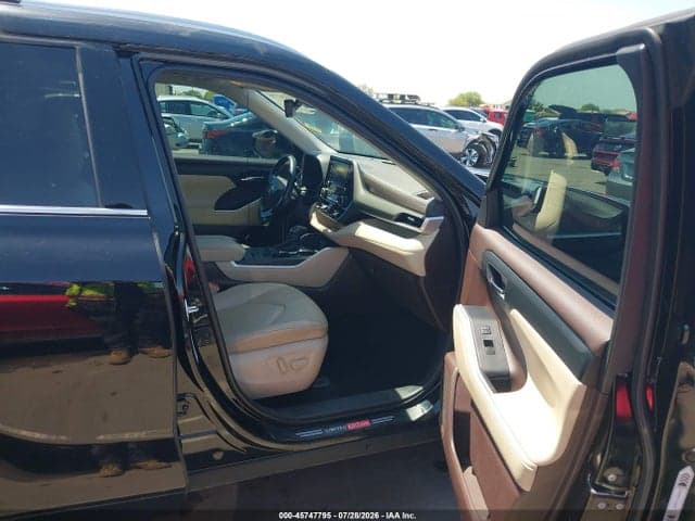 2020 TOYOTA HIGHLANDER HYBRID XLE 5