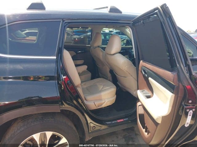 2020 TOYOTA HIGHLANDER HYBRID XLE 8