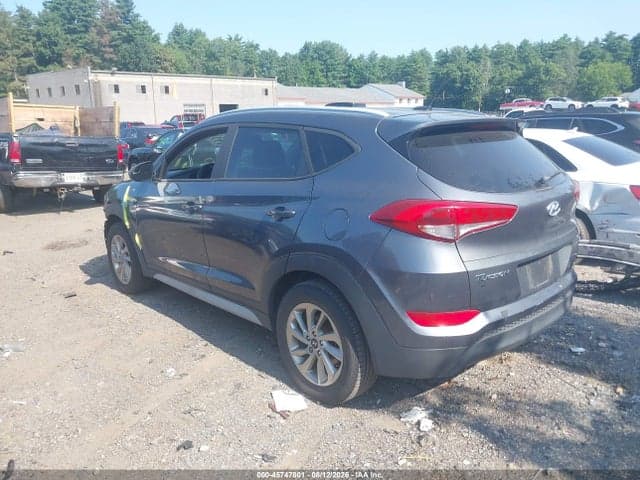 2017 HYUNDAI TUCSON SE 3