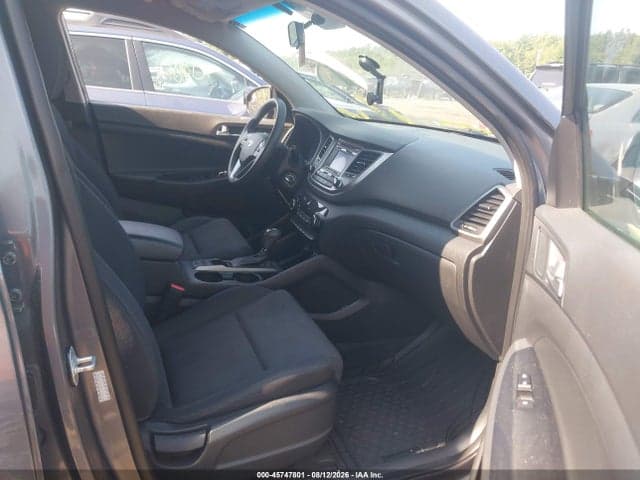 2017 HYUNDAI TUCSON SE 5
