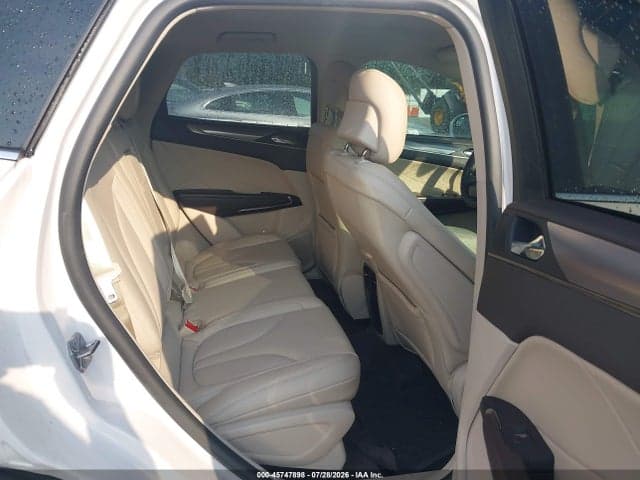 2018 LINCOLN MKC PREMIERE 8