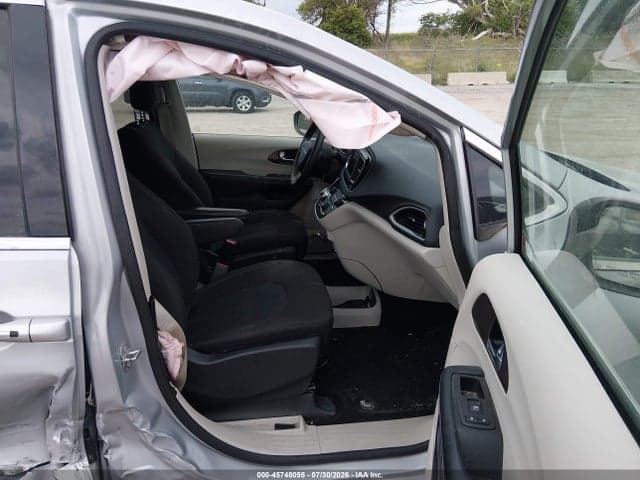 2023 CHRYSLER VOYAGER LX 5