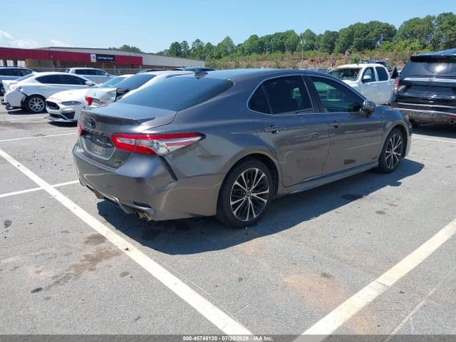 2019 TOYOTA CAMRY SE 4