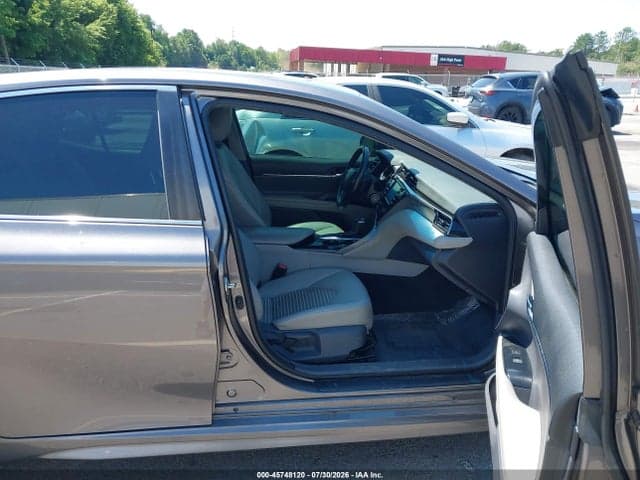 2019 TOYOTA CAMRY SE 5