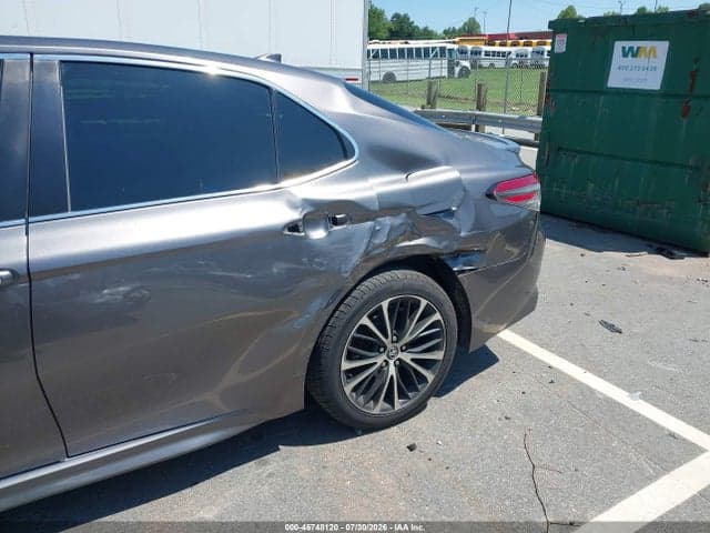 2019 TOYOTA CAMRY SE 6